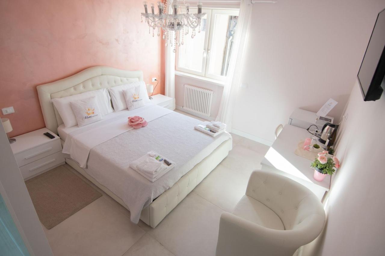 Klemi, Rooms In Old Town Dolomia Best Home Check In Automatico Trento Bagian luar foto